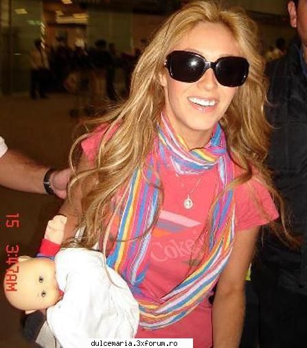 Anahi purtand ochelari - xdee_x - Trupa RBD