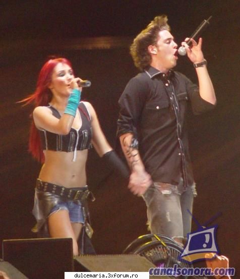 Dulce Maria&Christopher Uckermann - poza din concert,ce freza are diego - Dulce Maria album-foto