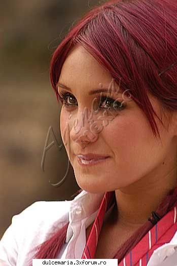 Dulce album-foto - oare aiki plange? :( =( sau mi se pare mie =( =) - Dulce Maria album-foto