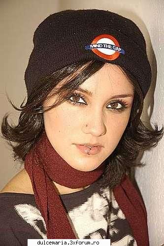 Frezele lui Dulce - mai vine si randul mew cnv poza asta"???? - Dulce Maria album-foto