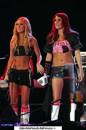 Poze Dulce Maria si Anahi - la un concert cred - Dulce Maria album-foto