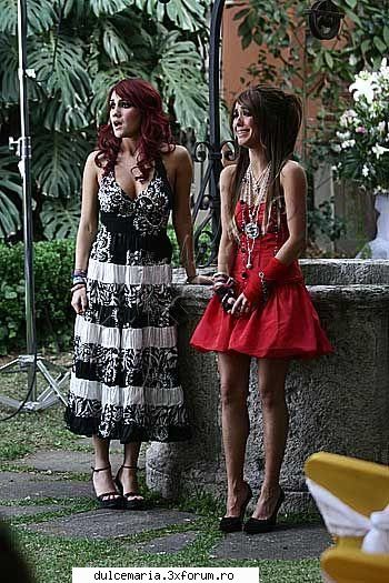 Poze Dulce Maria si Anahi - si asta e de la finalul rbd la familia:D - Dulce Maria album-foto