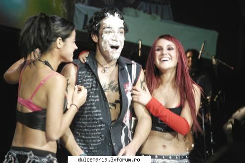 Poze Dulce Maria si Poncho - poza 3,era si maite pe acolo - Dulce Maria album-foto