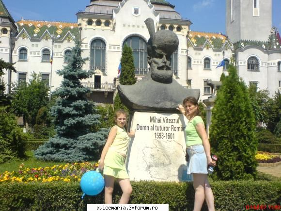 Poze cu voi - eu sunt cea mai mica cealalta e mami - Sa ne cunoastem