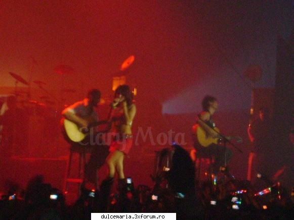 Poze recente cu Dulce Maria - raluca_dragutza52 - Dulce Maria album-foto