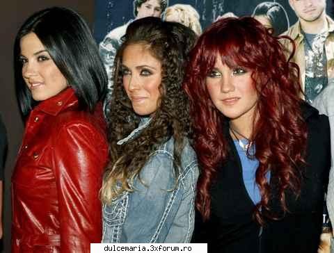 Poze recente cu Dulce Maria - membrii RBD vorbesc cu impresarul lor si pozeaza - Dulce Maria album-foto