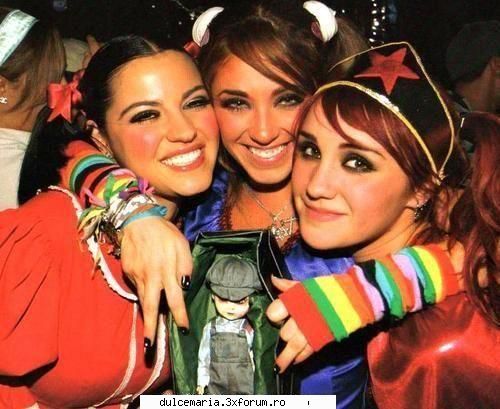 Poze recente cu Dulce Maria - este facuta la ziua luy anny la multi ani anny! - Dulce Maria album-foto