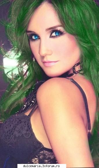 Poze trucate cu Dulce - o poza cu dul trucata cu parul verde si ochii - Dulce Maria album-foto