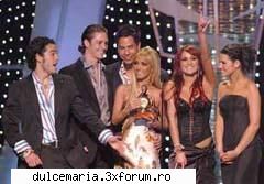 Semnaturi - RBD sunt cei my buni.....obvio(sper k am scris - Dulce Maria Romania